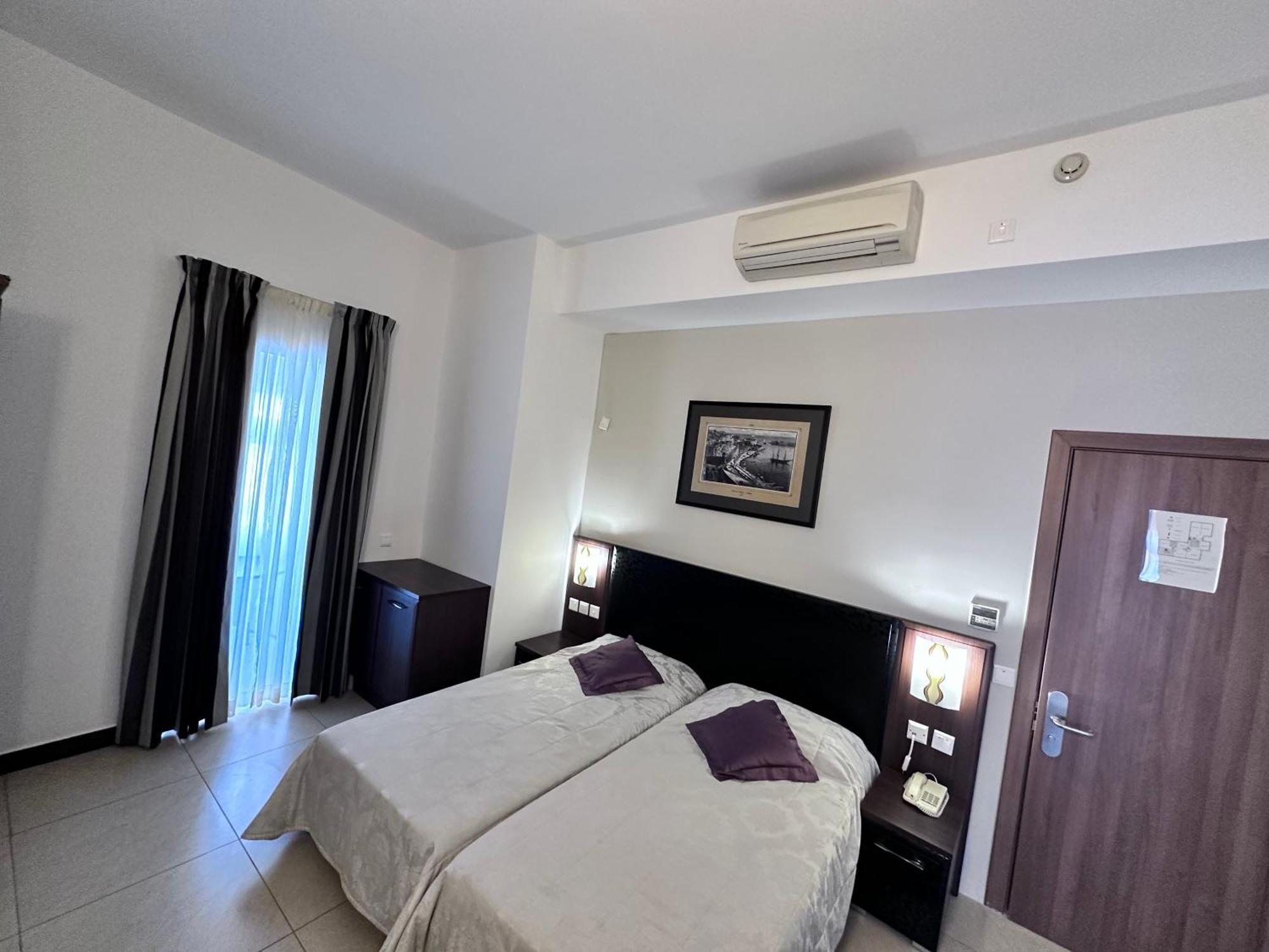 Grand Harbour Hotel Valletta Bagian luar foto