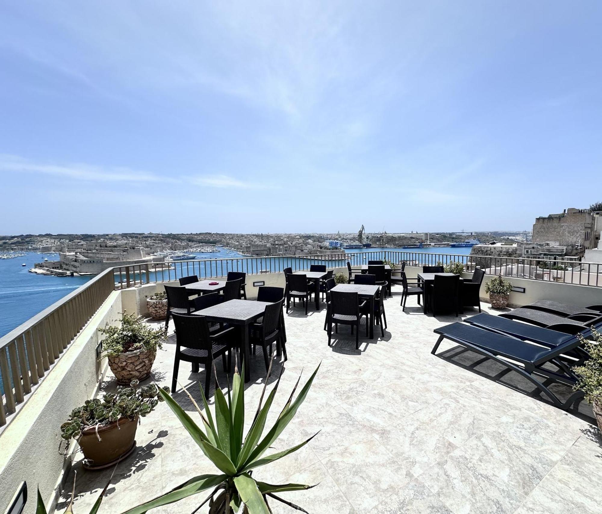 Grand Harbour Hotel Valletta Bagian luar foto
